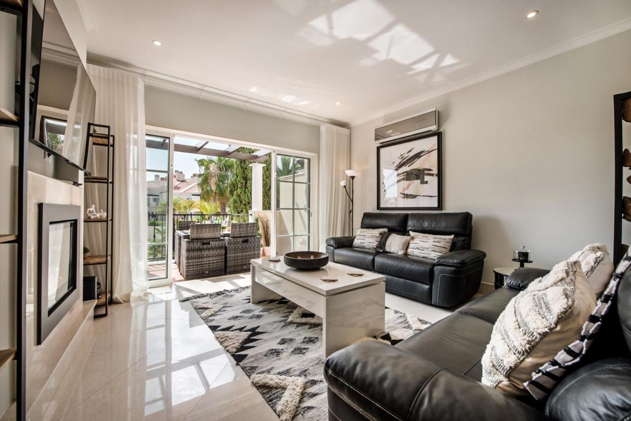 קווארטיירה Luxury Apartment With Communal Pool And Terrace מראה חיצוני תמונה